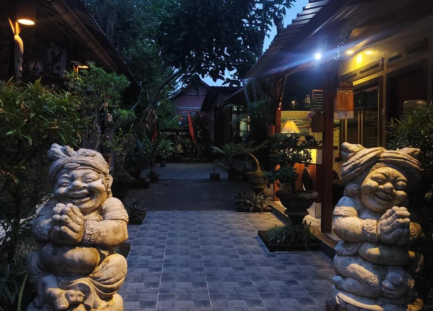 Geriya House Daire Ubud 0*,  Endonezya